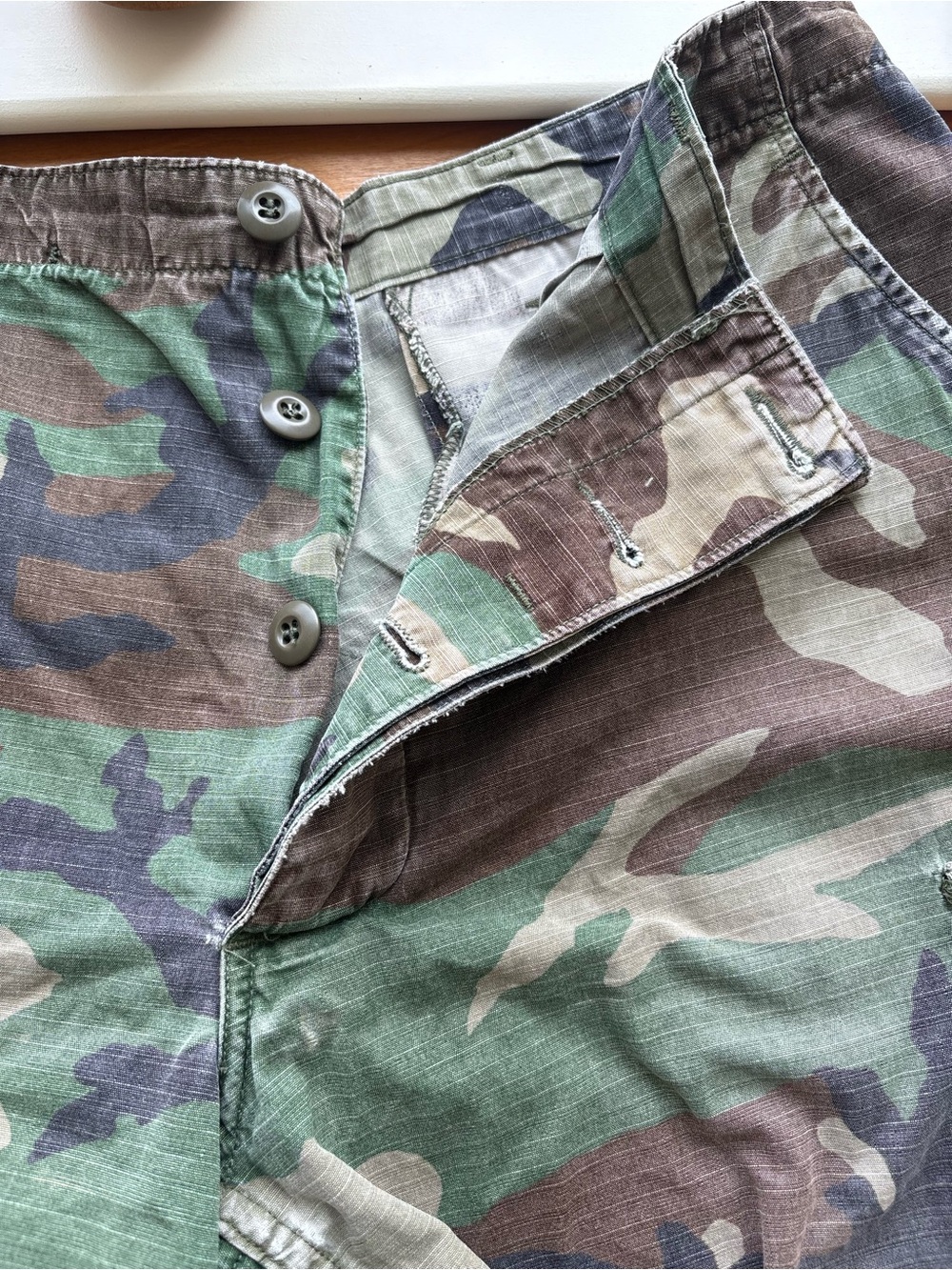 Cool Camouflage Cargo Men’s Shorts - Green Camo Military Issue Cut-Offs - Picture 10 of 13